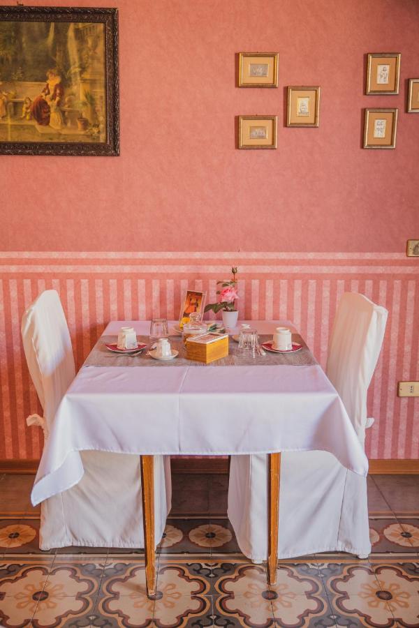 Casa Tonina Bed & Breakfast Carloforte  Bagian luar foto