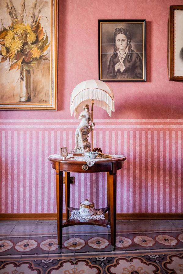 Casa Tonina Bed & Breakfast Carloforte  Bagian luar foto