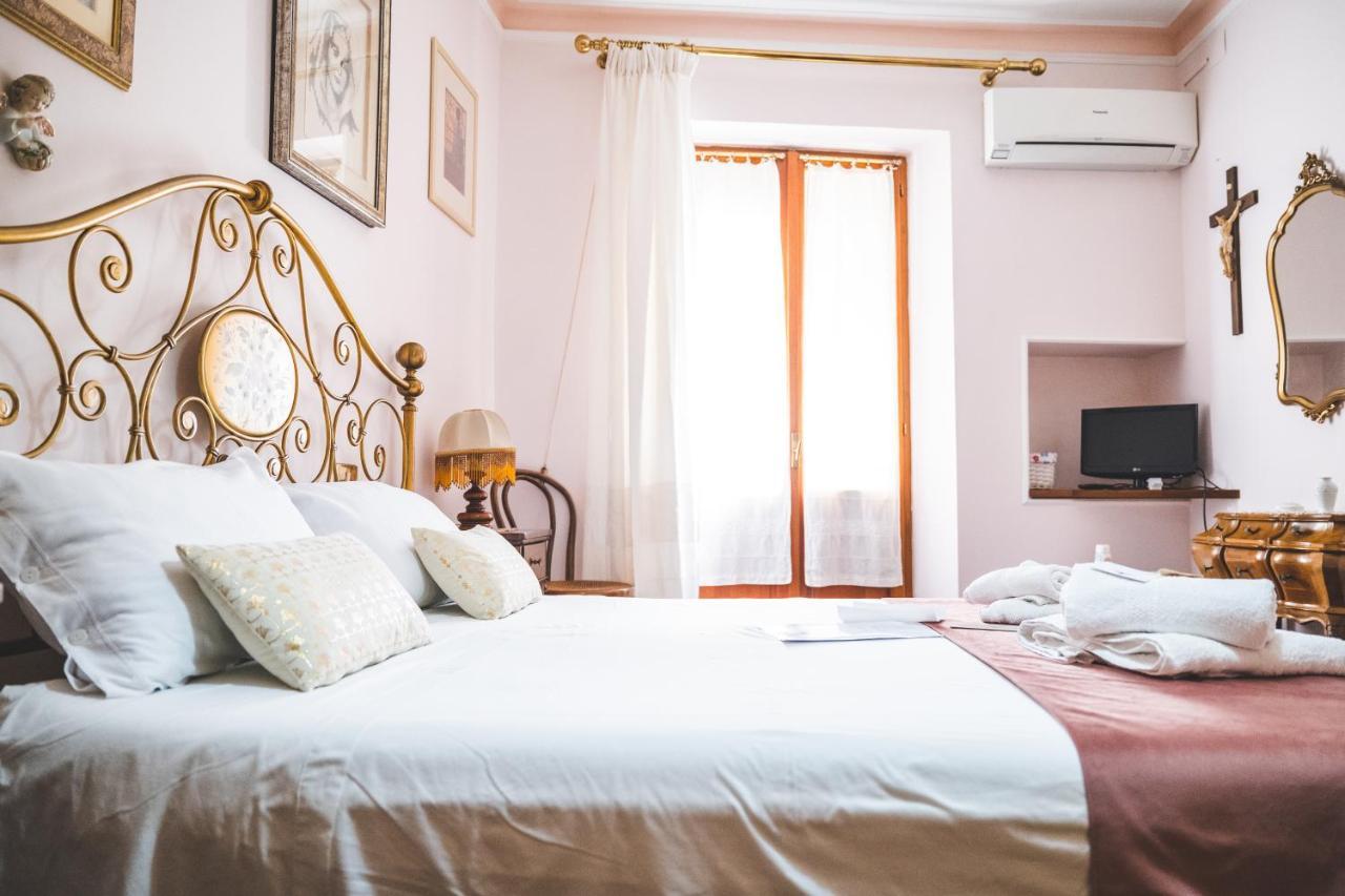 Casa Tonina Bed & Breakfast Carloforte  Bagian luar foto