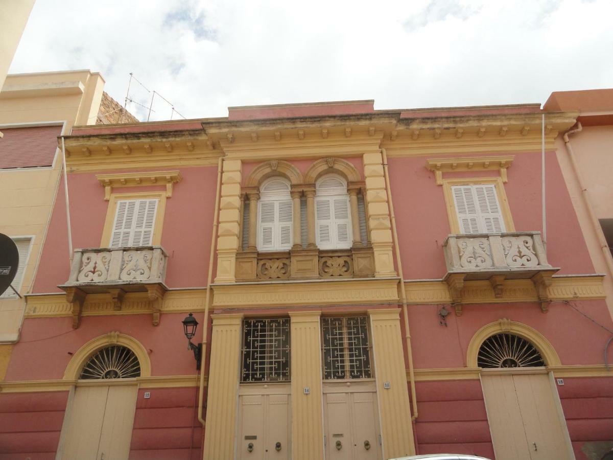 Casa Tonina Bed & Breakfast Carloforte  Bagian luar foto