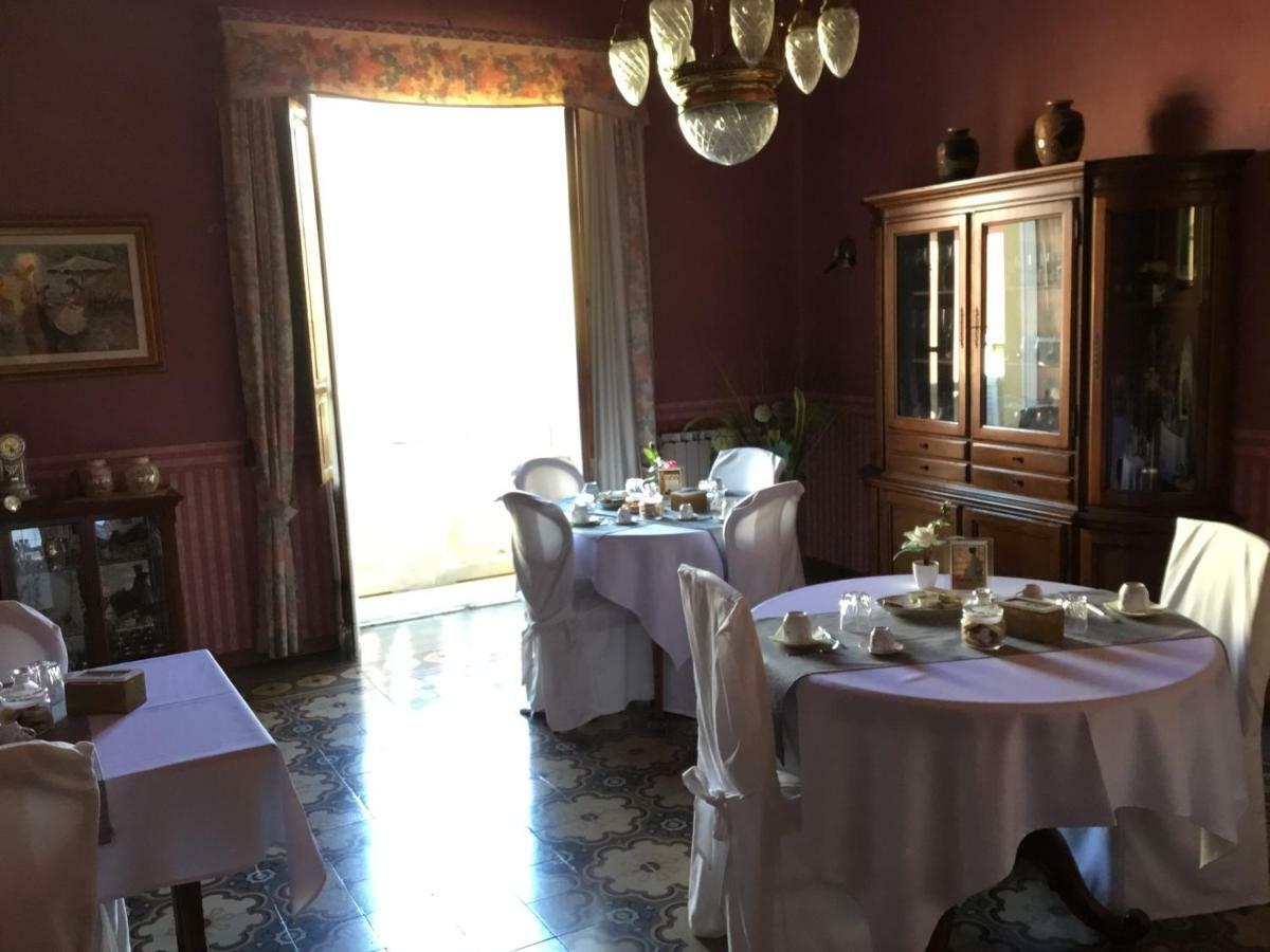 Casa Tonina Bed & Breakfast Carloforte  Bagian luar foto