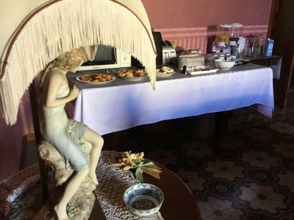 Casa Tonina Bed & Breakfast Carloforte  Bagian luar foto