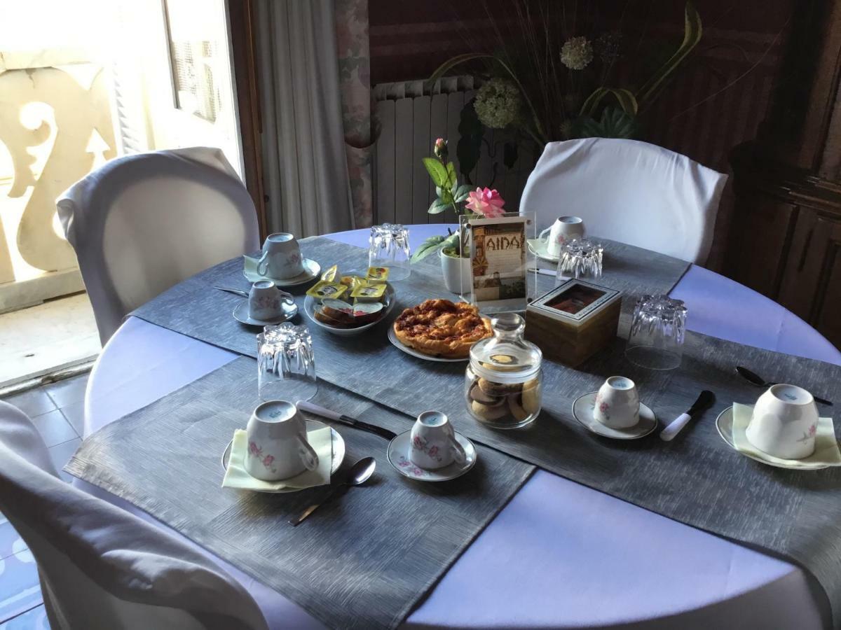 Casa Tonina Bed & Breakfast Carloforte  Bagian luar foto