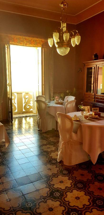 Casa Tonina Bed & Breakfast Carloforte  Bagian luar foto