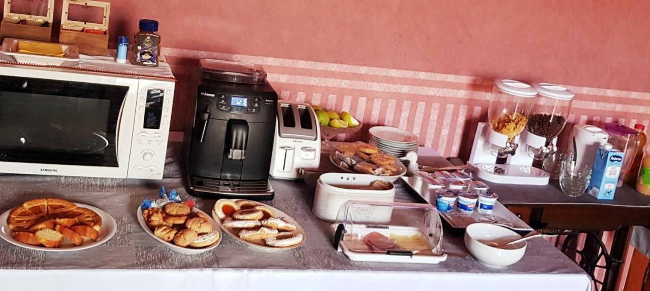 Casa Tonina Bed & Breakfast Carloforte  Bagian luar foto